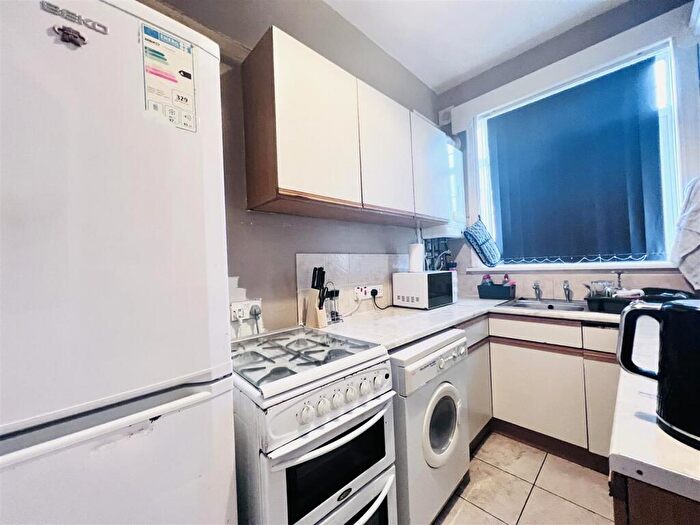 1 Bedroom Flat To Rent In Derby Road, Nottingham, NG7