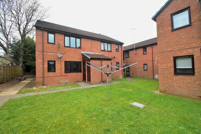 1 Bedroom Ground Maisonette To Rent In Astra Court, Colin Road, Luton, Bedfordshire, LU2
