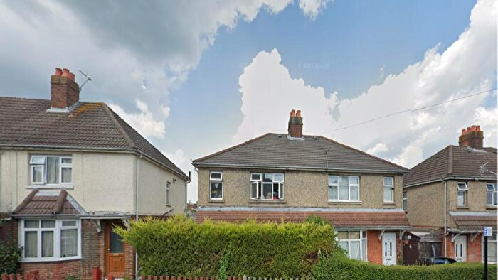 3 Bedroom House To Rent In Bluebell Road, SO16