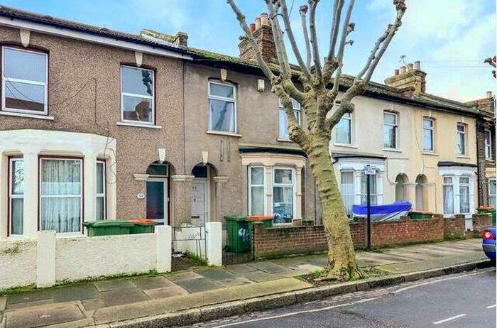 1 Bedroom Apartment To Rent In Colegrave Road, Stratford, E15