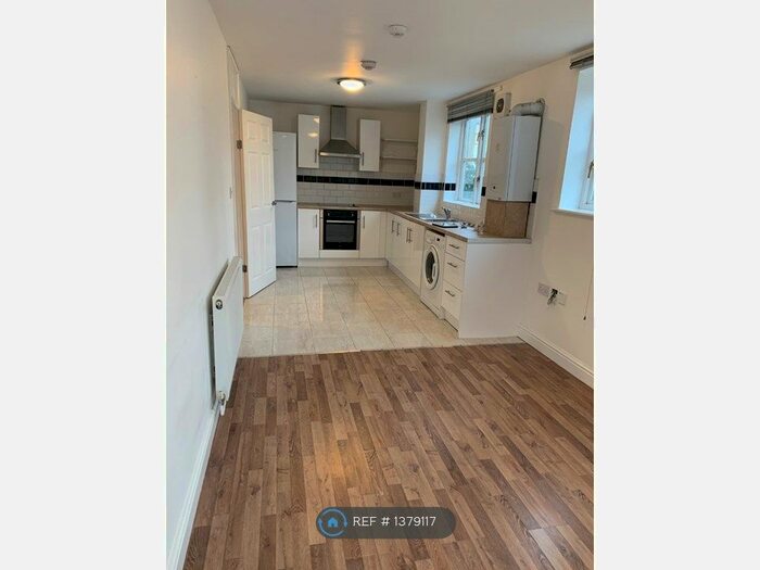 2 Bedroom Flat To Rent In Kelly Avenue, London, SE15