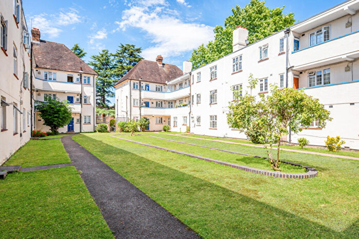2 Bedroom Apartment For Sale In The Holt, London Road, Morden, SM4