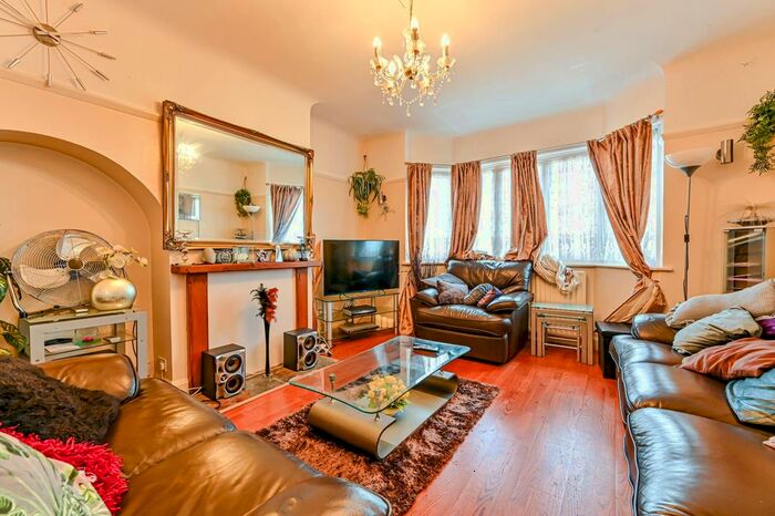 4 Bedroom Detached House For Sale In Allerford Road, Beckenham Hill, London, SE6