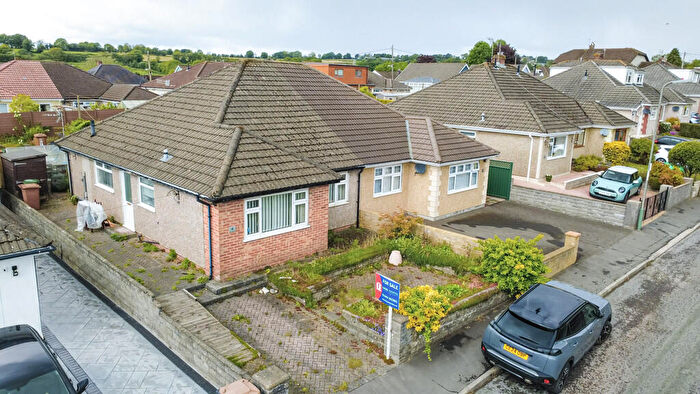 2 Bedroom Semi-Detached Bungalow For Sale In Rhos Avenue, Penpedairheol, Hengoed, CF82