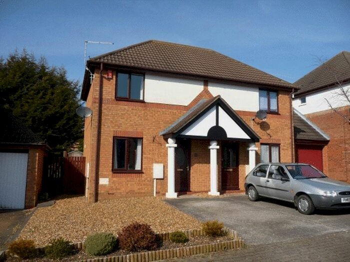 2 Bedroom Semi-Detached House To Rent In Eelbrook Avenue, Bradwell Common, Milton Keynes, MK13
