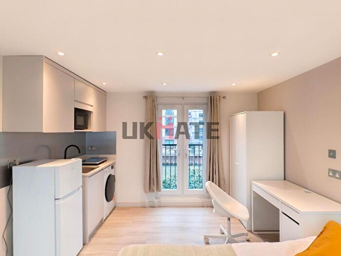1 Bedroom Flat To Rent In Bisson Road, E15