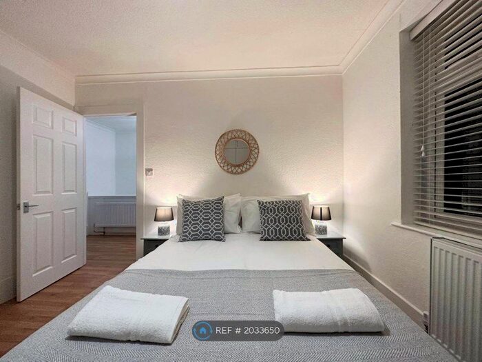 3 Bedroom Semi-Detached House To Rent In Worple Road, Isleworth, TW7