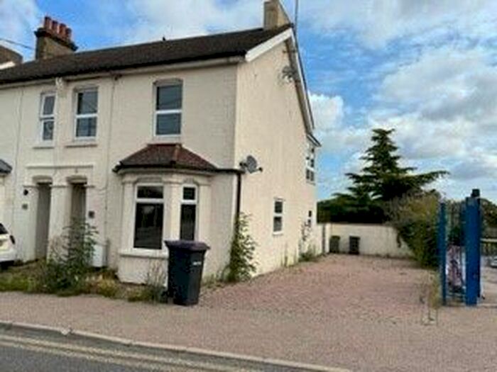 2 Bedroom Semi-Detached House To Rent In Love Lane, Rayleigh, SS6