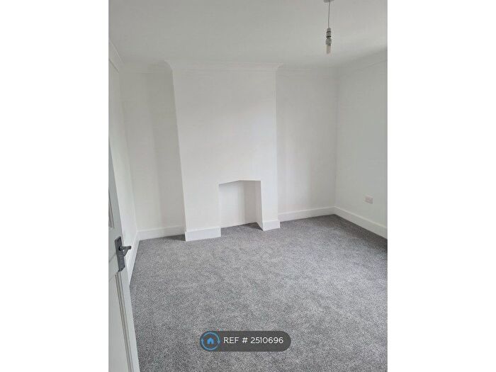 4 Bedroom Semi-Detached House To Rent In Fulwell Road, Teddington, TW11
