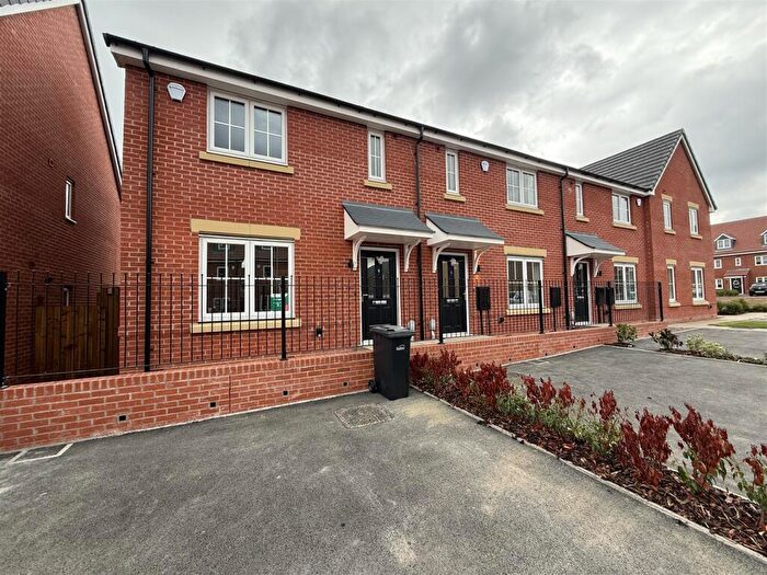 3 Bedroom Semi Detached House To Rent In Coseley New Village, Tipton, DY4