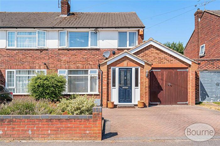 3 Bedroom Semi-Detached House For Sale In Field Way, Aldershot, Hampshire, GU12