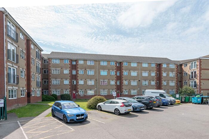 2 Bedroom Flat To Rent In Garner Court, Dunlop Road, Tilbury, RM18