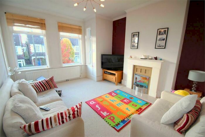 2 Bedroom Apartment To Rent In Woodgrange Avenue, N12