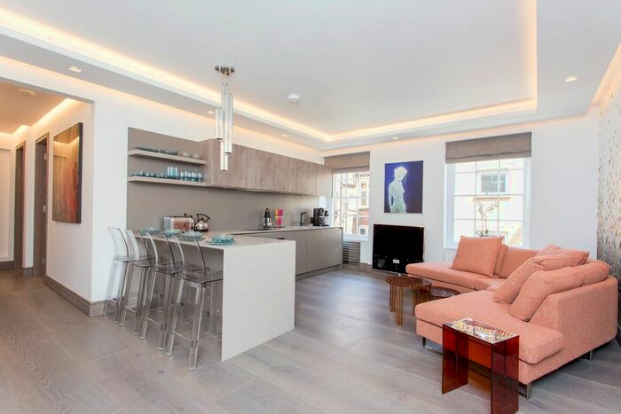 2 Bedroom Flat To Rent In Dufours Place, London, Greater London, W1F