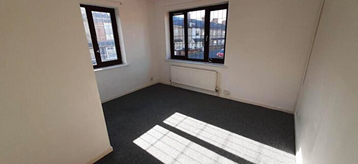 2 Bedroom End Of Terrace House To Rent In Castle Court Castle Street, Grimsby, DN32