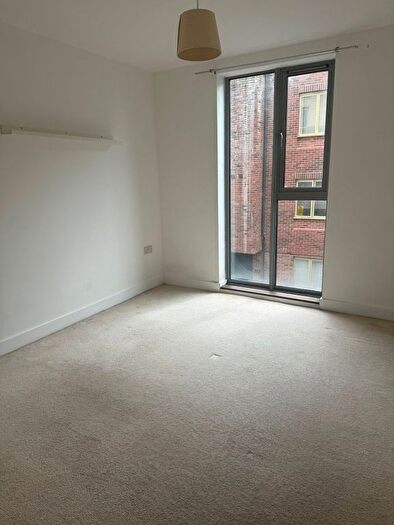 2 Bedroom Flat To Rent In Armidale Place, Bristol, BS6