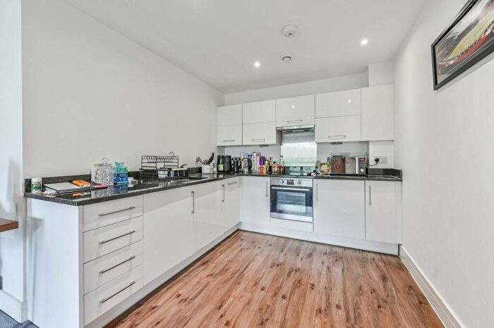 1 Bedroom Flat To Rent In Gwynne Road, Battersea, London, SW11