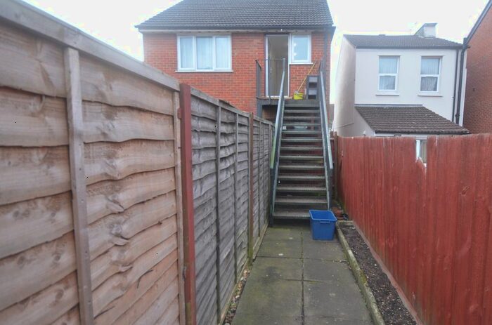 1 Bedroom Flat To Rent In Buntingbridge Road, Ilford, IG2