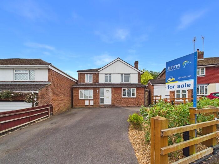 5 Bedroom Detached House For Sale In Bowfell Close, Tilehurst, RG31