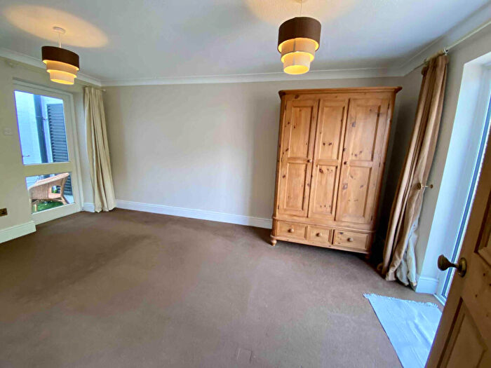 1 Bedroom Apartment For Sale In Haslemere, Victoria Road, Felixstowe, IP11