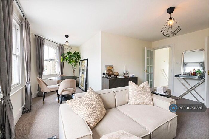 2 Bedroom Maisonette To Rent In Northcote Road, London, SW11