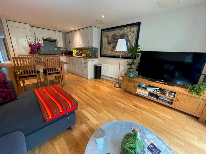 1 Bedroom Flat To Rent In Clarence Road, London, N22