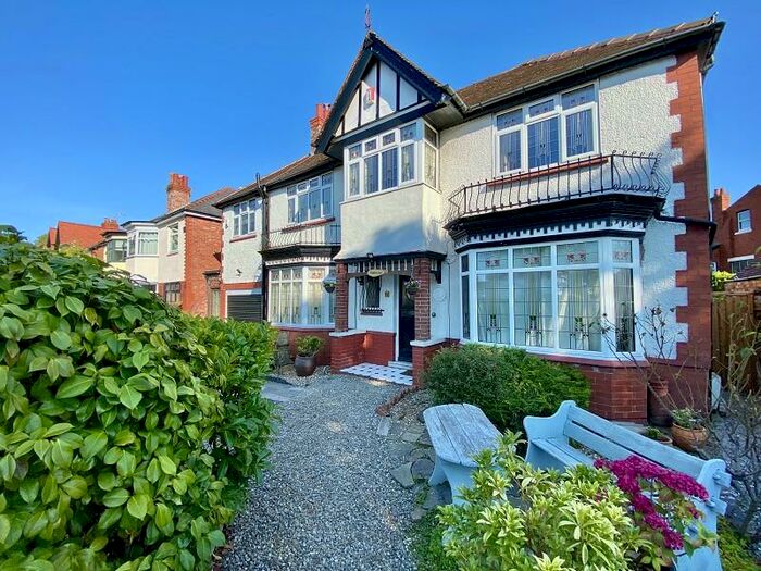 3 Bedroom Detached House To Rent In Haig Avenue, Southport, Merseyside., PR8