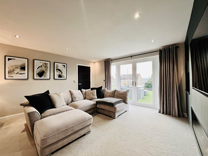 4 Bedroom Detached House For Sale In South View, New Road, Staincross, Barnsley, S75