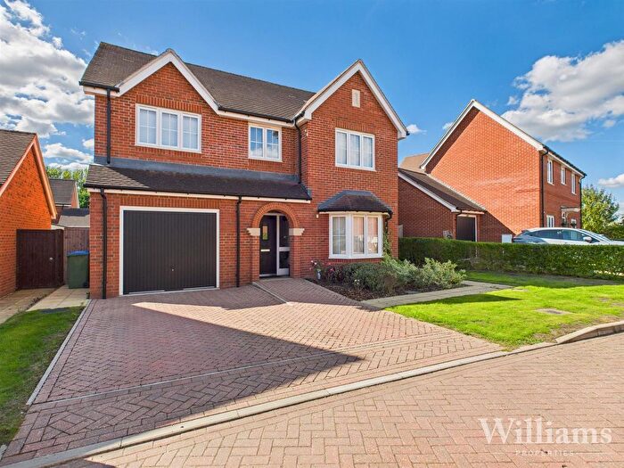 4 Bedroom Detached House For Sale In Sawdy Drive, Aston Clinton, Aylesbury, HP22