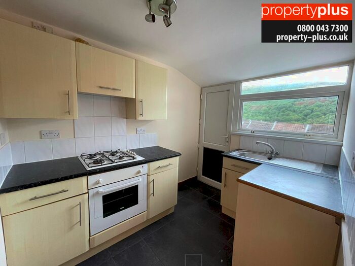 3 Bedroom Terraced House To Rent In Union Street Ferndale - Ferndale, CF43