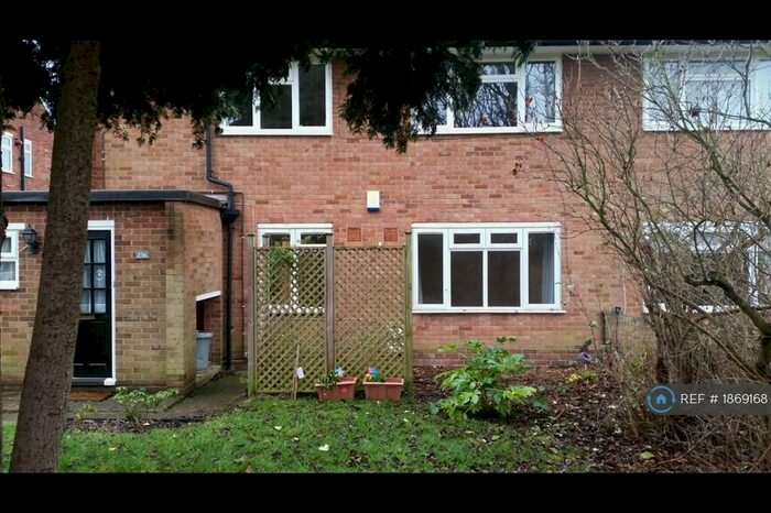 2 Bedroom Maisonette To Rent In Whitby Road, Ruislip, HA4