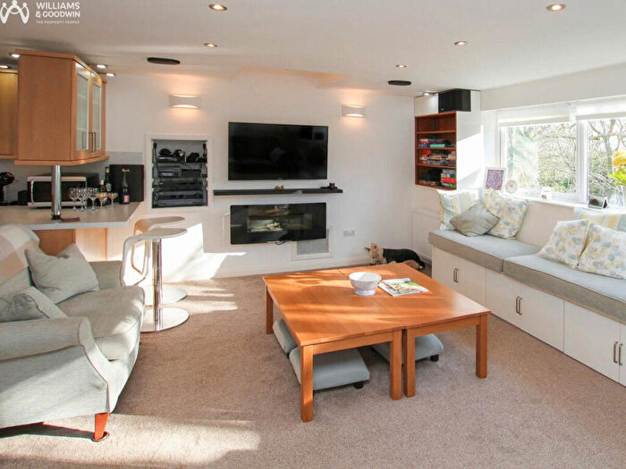 3 Bedroom Terraced House For Sale In Bull Bay, Amlwch, Anglesey, LL68