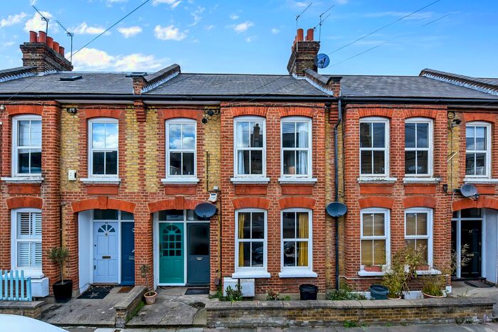 1 Bedroom Flat To Rent In Robertson Street, Clapham, SW8