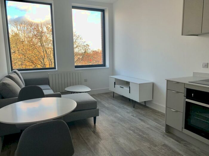 1 Bedroom Apartment To Rent In Lyndon Place, B26