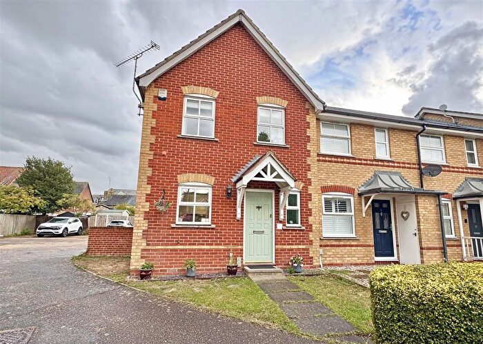 3 Bedroom End Of Terrace House For Sale In Keeble Way, Braintree, Essex, CM7