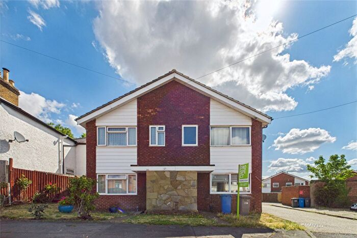 3 Bedroom Semi-Detached House To Rent In Westborough Road, Maidenhead, Berkshire, SL6