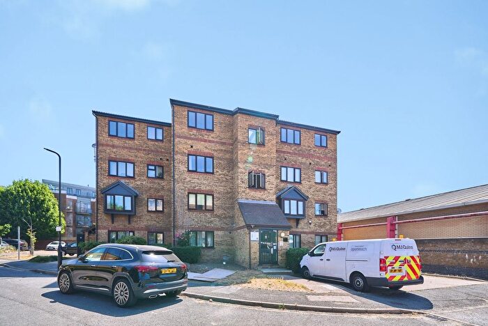 1 Bedroom Flat For Sale In Brockway Close, London, E11