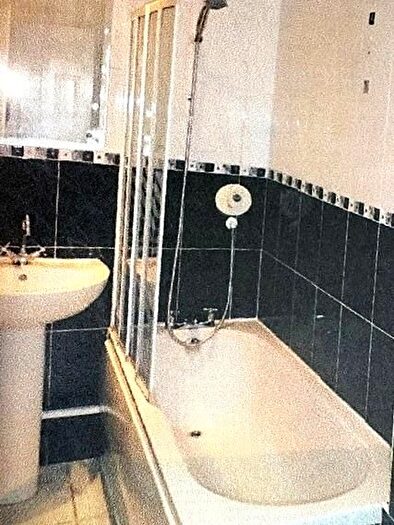 2 Bedroom Detached Bungalow To Rent In Boundary Road, Hove, BN3