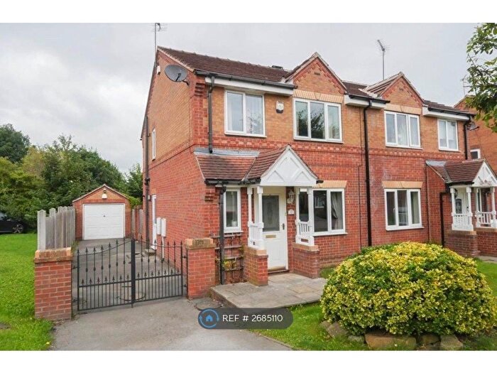 3 Bedroom Semi Detached House To Rent In Reedling Drive, Morley, Leeds, LS27