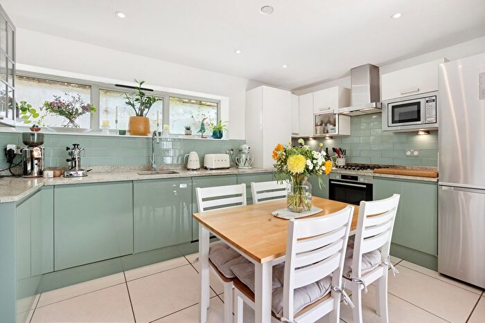 3 Bedroom Detached House For Sale In Manuka Close, Ealing, London, W7