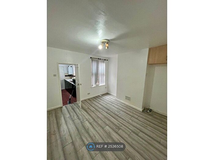 3 Bedroom Terraced House To Rent In St. Pauls Avenue, Nottingham, NG7