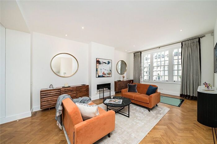 3 Bedroom Detached House To Rent In Eaton Mews North, London, SW1X