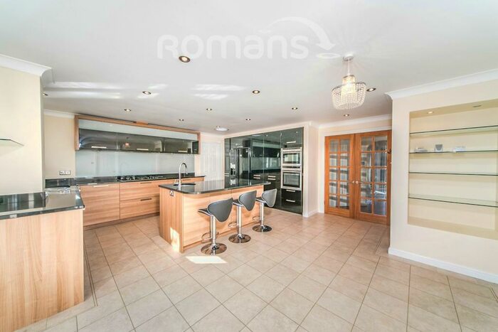 4 Bedroom Detached House To Rent In River Road, Caversham Heights, RG4