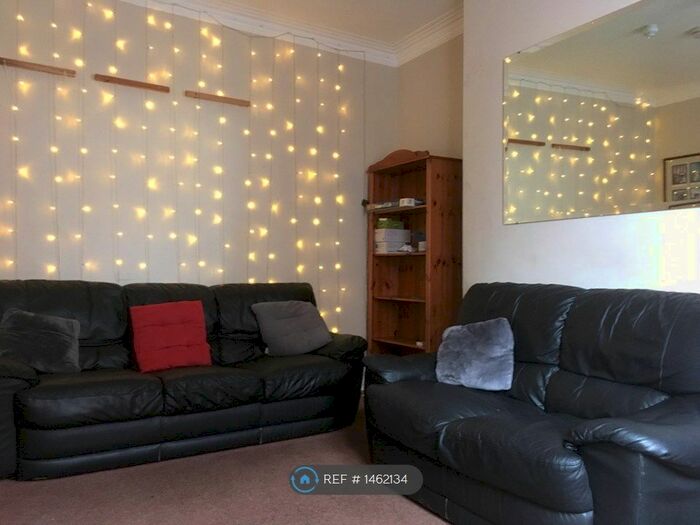 1 Bedroom Property To Rent In King Street, Southsea, PO5