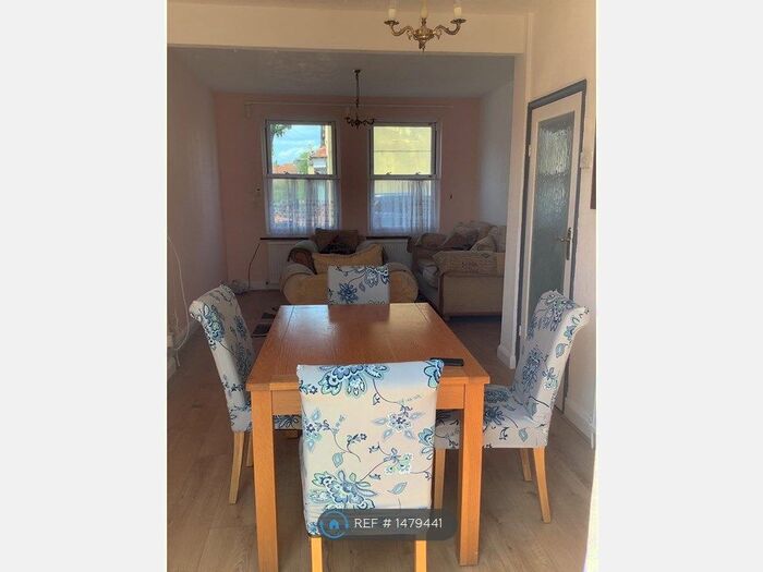 3 Bedroom Terraced House To Rent In Heath Road, Romford, RM6