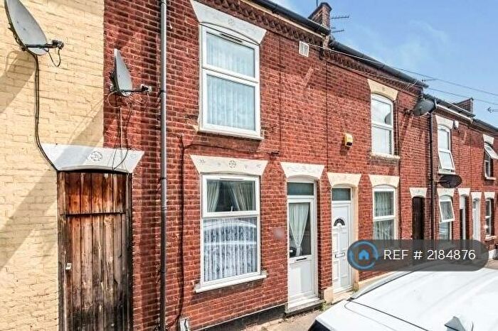 3 Bedroom Terraced House To Rent In Hampton Road, Luton, LU4