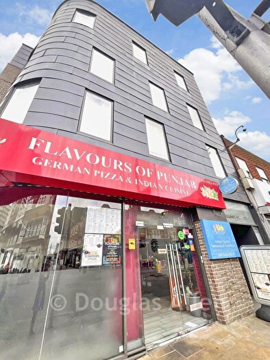2 Bedroom Flat For Sale In High Road, Ilford, Essex, IG1