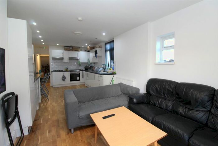 8 Bedroom Property To Rent In Pen-Y-Wain, Cathays, Cardiff, CF24