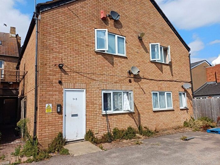 Studio For Sale In Farrer Street, Kempston, Bedford, MK42