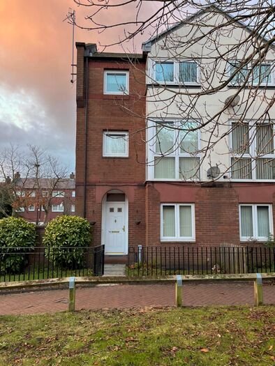 3 Bedroom Property To Rent In Alfred Mews, L1